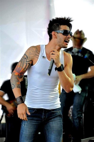 Gusttavo Lima ( ) /  - 8